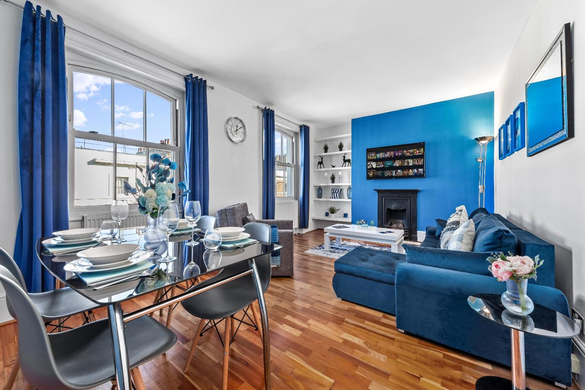 Balcony Blue Theme 1 Bedroom Central London Luxury Flat Near Hyde Park! Accommodates Up To 6! Double Sofa Bed And Next To Station! Bagian luar foto