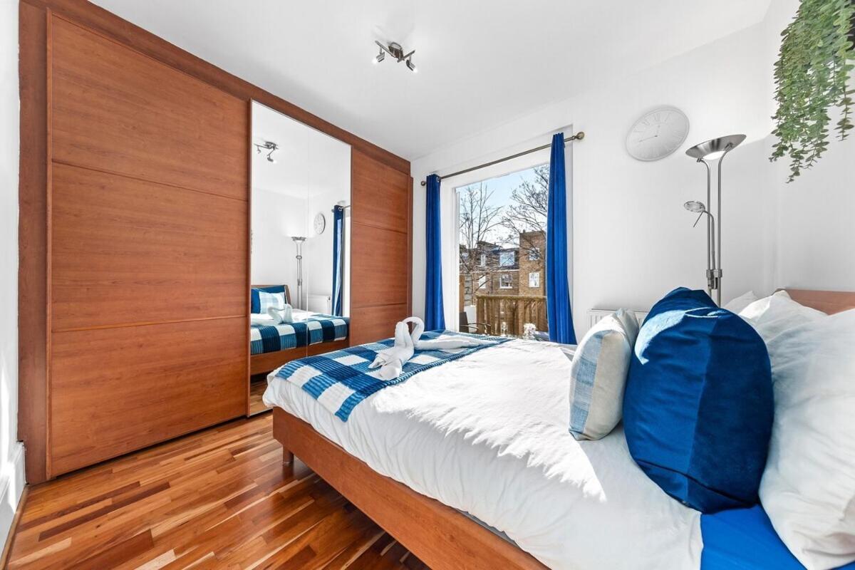 Balcony Blue Theme 1 Bedroom Central London Luxury Flat Near Hyde Park! Accommodates Up To 6! Double Sofa Bed And Next To Station! Bagian luar foto