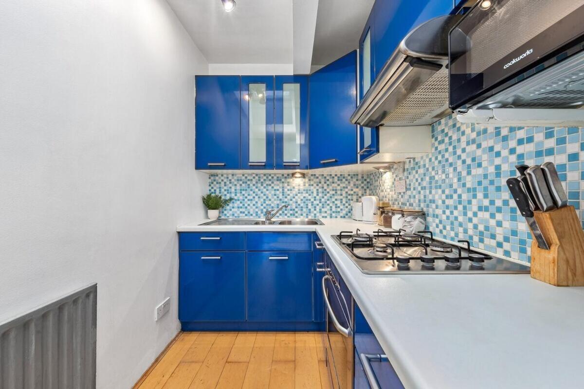 Balcony Blue Theme 1 Bedroom Central London Luxury Flat Near Hyde Park! Accommodates Up To 6! Double Sofa Bed And Next To Station! Bagian luar foto