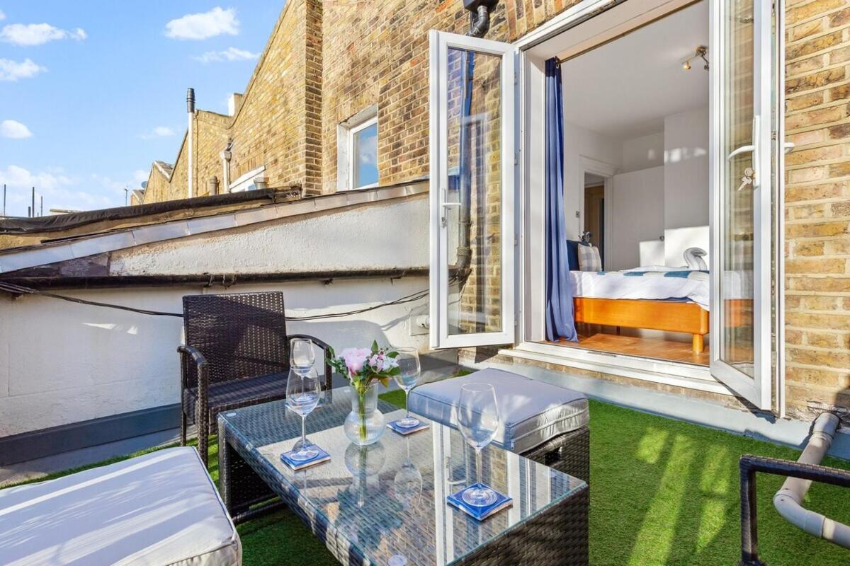 Balcony Blue Theme 1 Bedroom Central London Luxury Flat Near Hyde Park! Accommodates Up To 6! Double Sofa Bed And Next To Station! Bagian luar foto