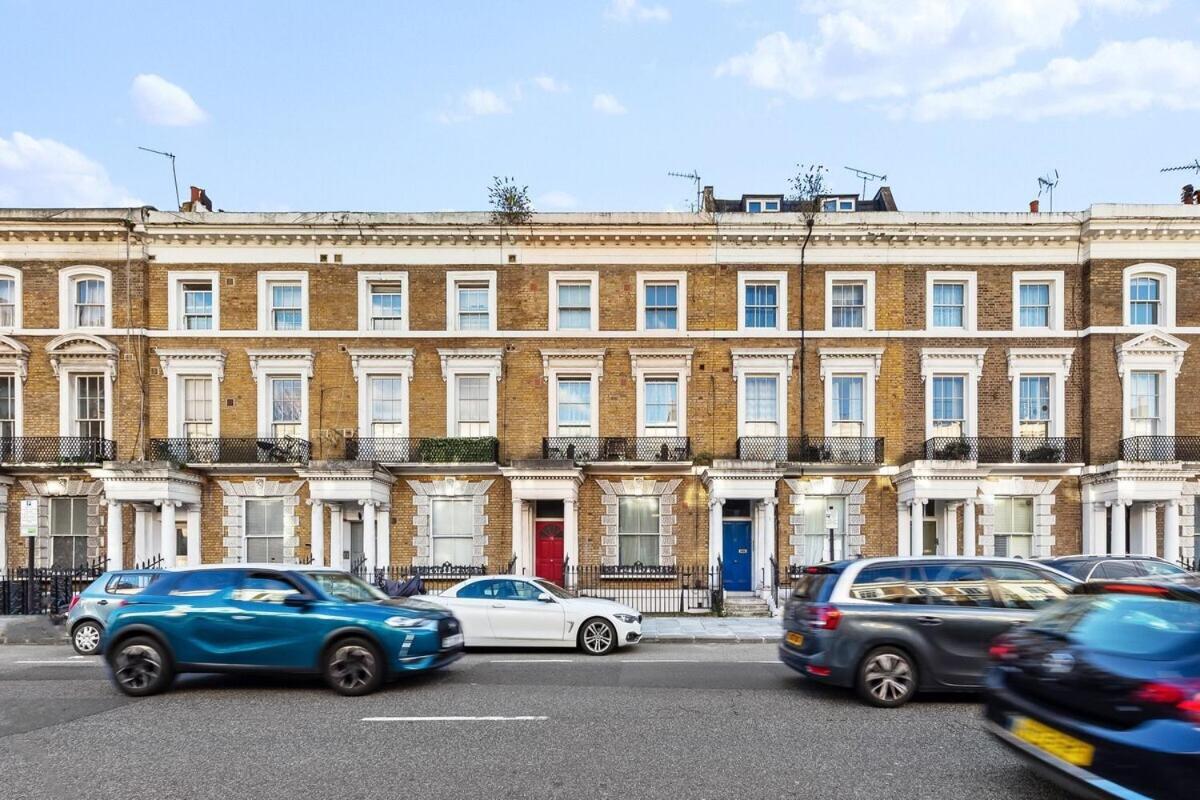 Balcony Blue Theme 1 Bedroom Central London Luxury Flat Near Hyde Park! Accommodates Up To 6! Double Sofa Bed And Next To Station! Bagian luar foto