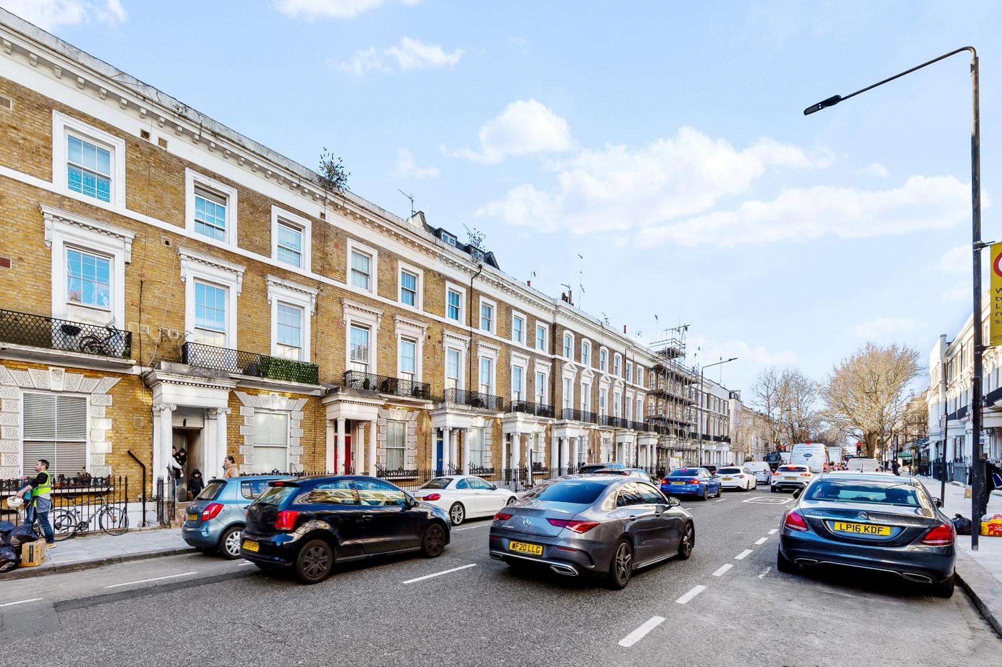 Balcony Blue Theme 1 Bedroom Central London Luxury Flat Near Hyde Park! Accommodates Up To 6! Double Sofa Bed And Next To Station! Bagian luar foto